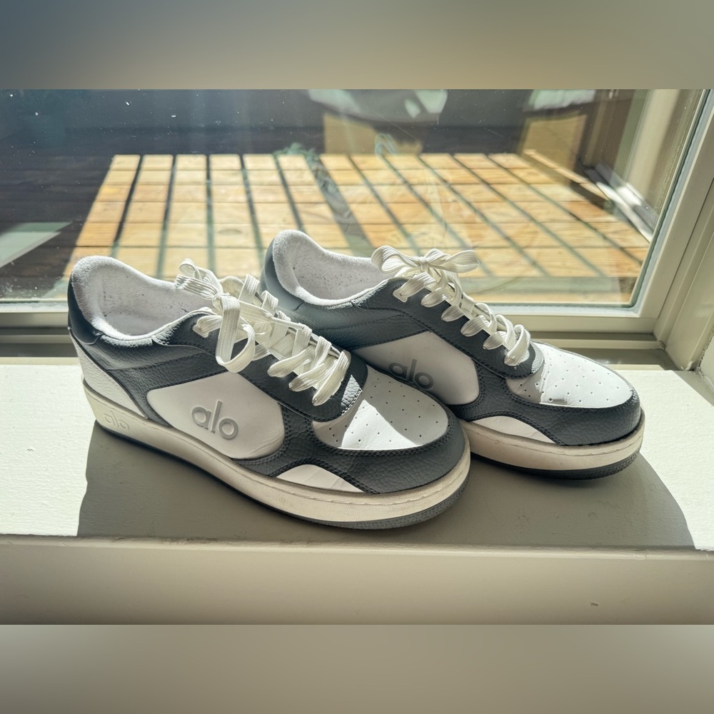 Alo Recovery Sneakers — Grey/White — Size Men’s 11